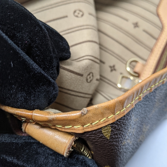 LOUIS VUITTON Delightful GM Monogram Shoulder Bag - Picture 13 of 16
